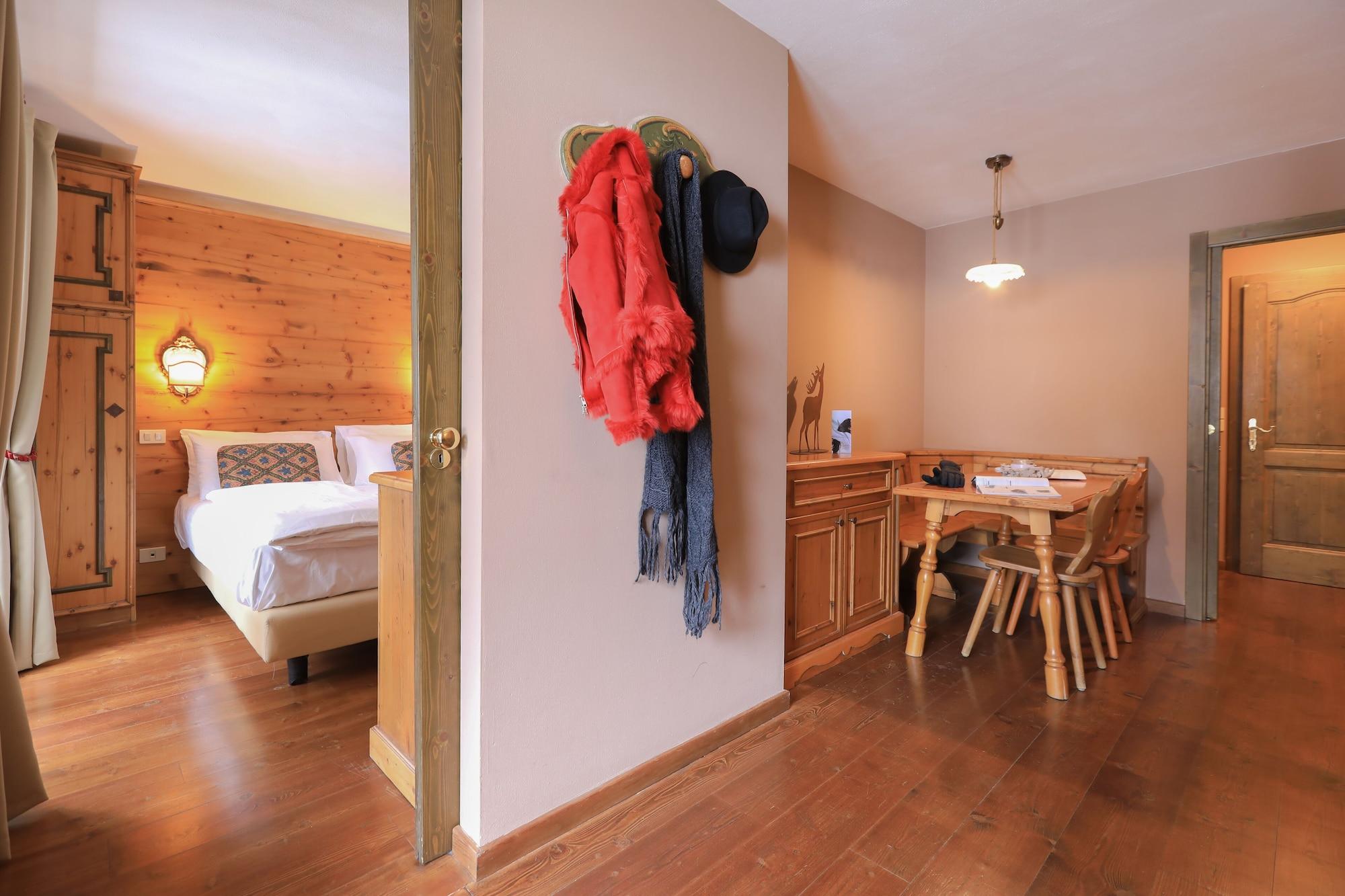 Hotel Perla Madonna Kültér fotó